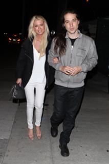 Tara Reid feet photo thumbnail