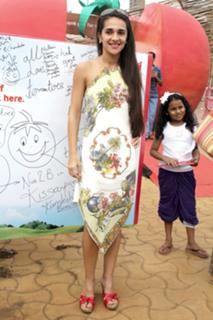 Tara Sharma feet photo 19