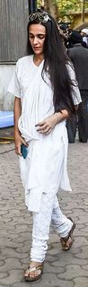 Tara Sharma feet photo 19