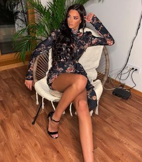 Tara Simov feet photo 11