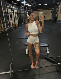 Tara Simov feet photo 9