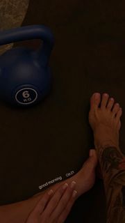 Tara Simov feet photo 1