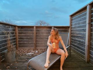 Tara Spencer-Nairn feet photo 5