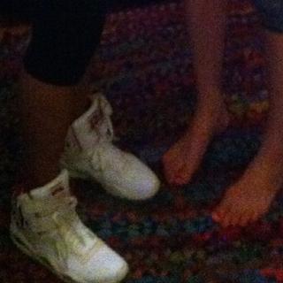 Tara Stiles feet photo thumbnail
