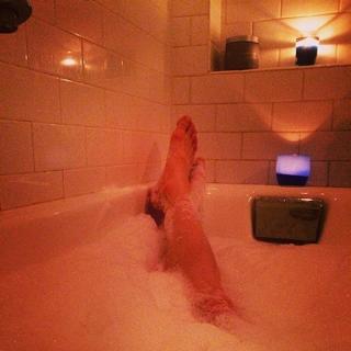 Tara Stiles feet photo thumbnail