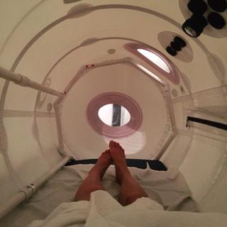 Tara Stiles feet photo thumbnail