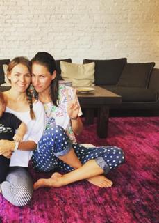Tara Stiles feet photo thumbnail