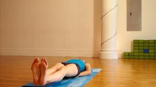Tara Stiles feet photo thumbnail
