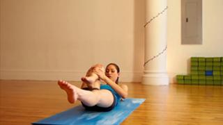 Tara Stiles feet photo thumbnail
