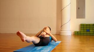 Tara Stiles feet photo thumbnail