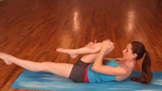 Tara Stiles feet photo thumbnail