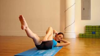 Tara Stiles feet photo thumbnail