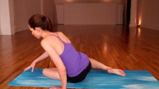 Tara Stiles feet photo thumbnail