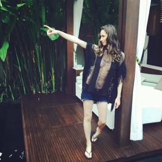 Tara Stiles feet photo thumbnail