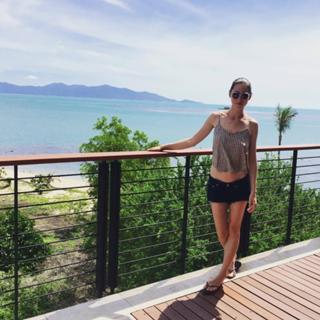 Tara Stiles feet photo thumbnail