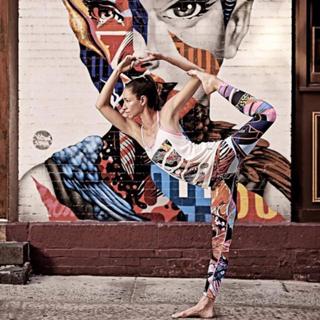 Tara Stiles feet photo thumbnail