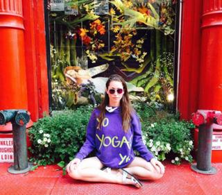 Tara Stiles feet photo thumbnail