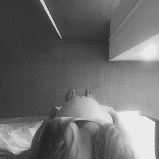 Tara Stiles feet photo thumbnail