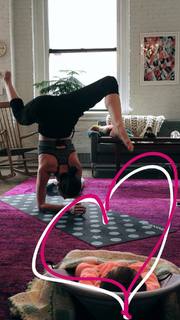 Tara Stiles feet photo thumbnail