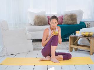 Tara Stiles feet photo thumbnail