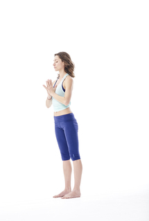 Tara Stiles feet photo thumbnail