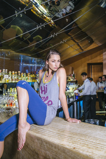 Tara Stiles feet photo thumbnail