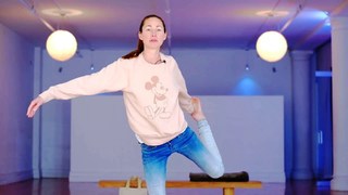Tara Stiles feet photo thumbnail