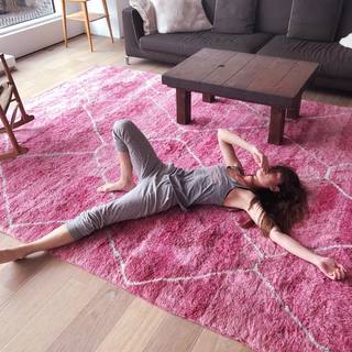 Tara Stiles feet photo thumbnail