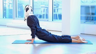 Tara Stiles feet photo thumbnail
