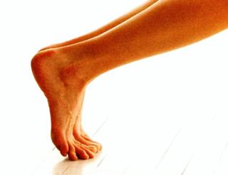 Tara Stiles feet photo thumbnail