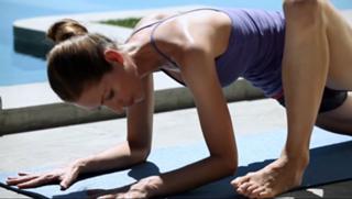 Tara Stiles feet photo thumbnail