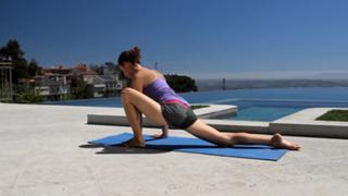 Tara Stiles feet photo thumbnail