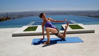 Tara Stiles feet photo thumbnail