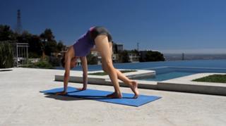 Tara Stiles feet photo thumbnail