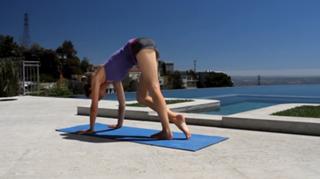Tara Stiles feet photo thumbnail