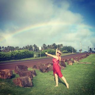 Tara Strong feet photo thumbnail