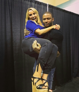 Tara Strong feet photo thumbnail