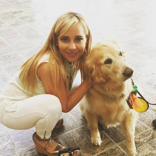 Tara Strong feet photo thumbnail