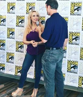 Tara Strong feet photo thumbnail