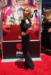 Tara Strong feet photo thumbnail