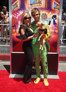 Tara Strong feet photo thumbnail