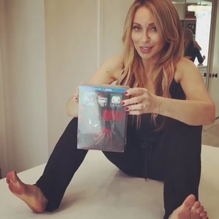 Tara Strong feet photo thumbnail