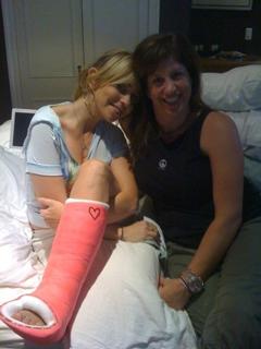 Tara Strong feet photo thumbnail