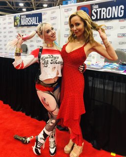 Tara Strong feet photo thumbnail