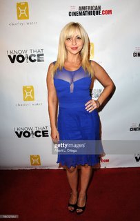 Tara Strong feet photo thumbnail