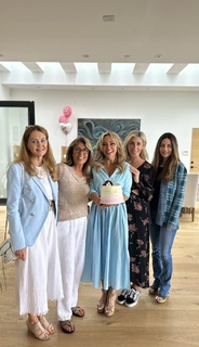 Tara Strong feet photo thumbnail