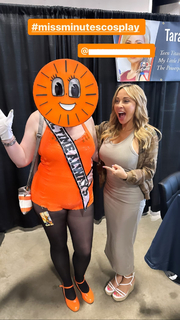 Tara Strong feet photo thumbnail