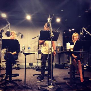 Tara Strong feet photo 8