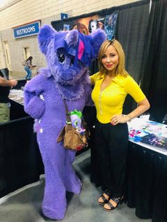 Tara Strong feet photo 3