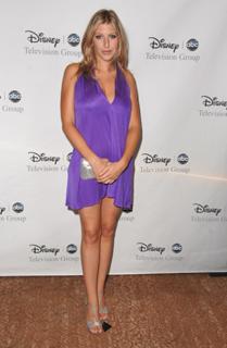 Tara Summers feet photo 3